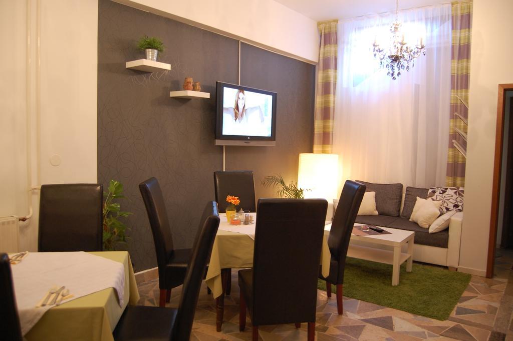 Rooms Hisa Divino Ptuj Esterno foto
