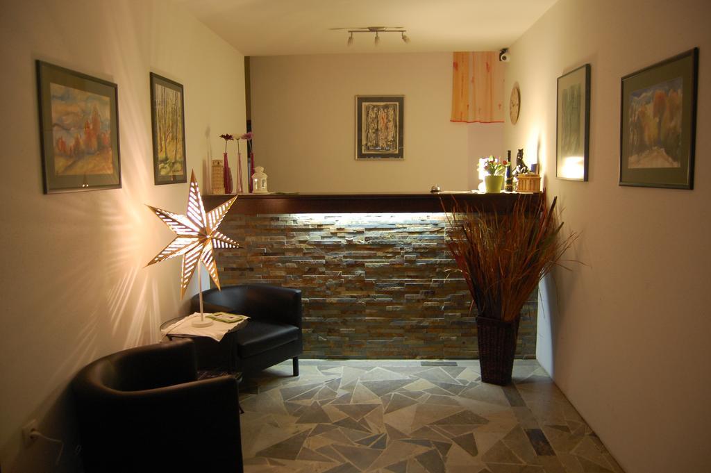 Rooms Hisa Divino Ptuj Esterno foto