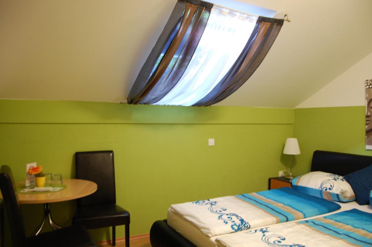 Rooms Hisa Divino Ptuj Esterno foto