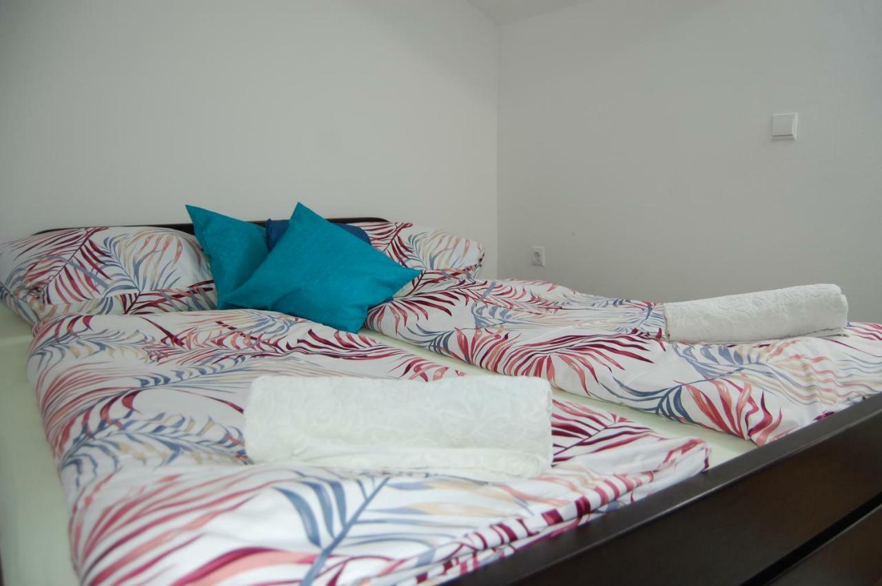 Rooms Hisa Divino Ptuj Esterno foto