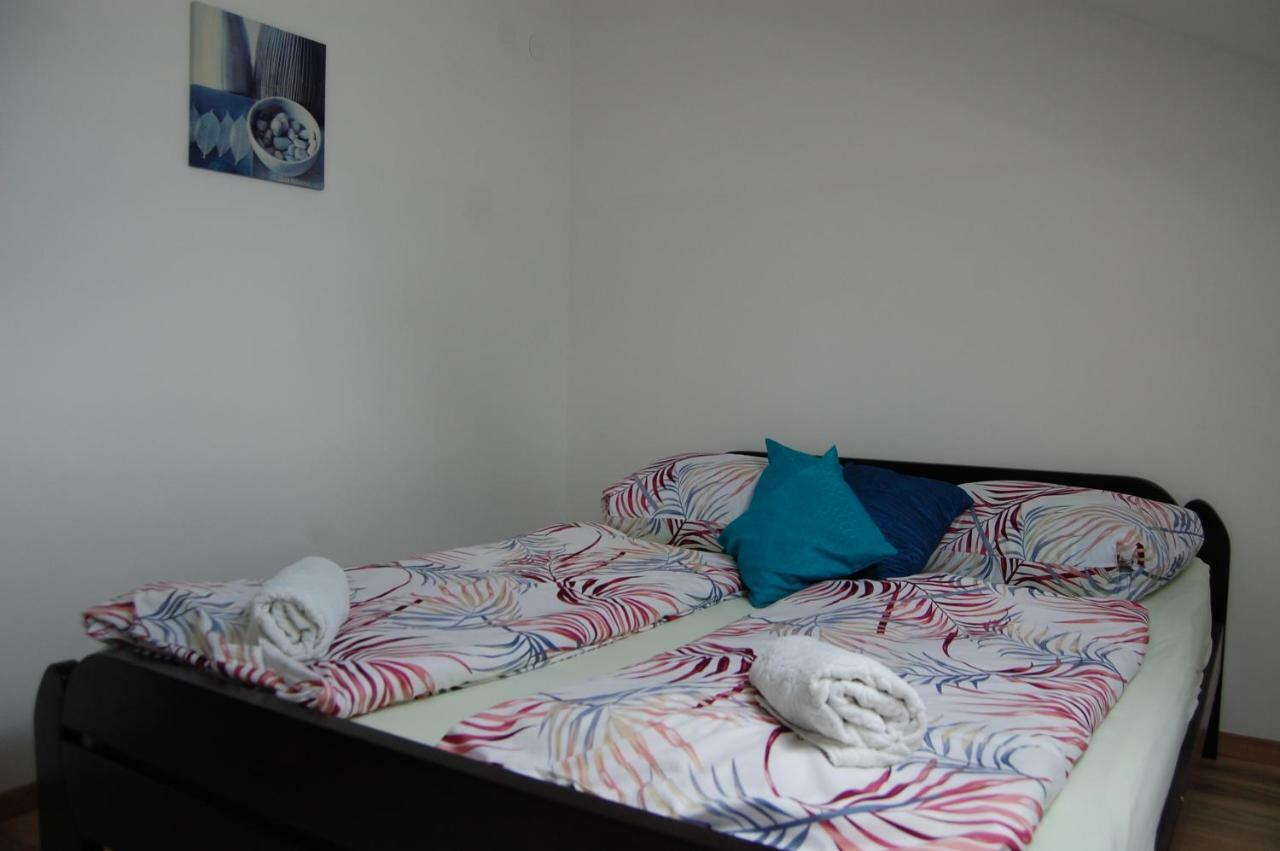 Rooms Hisa Divino Ptuj Esterno foto